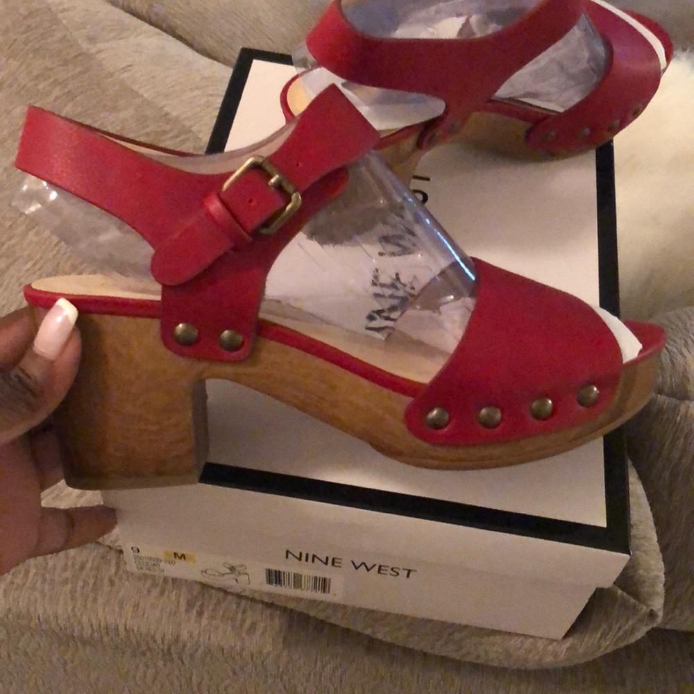 Red clogs